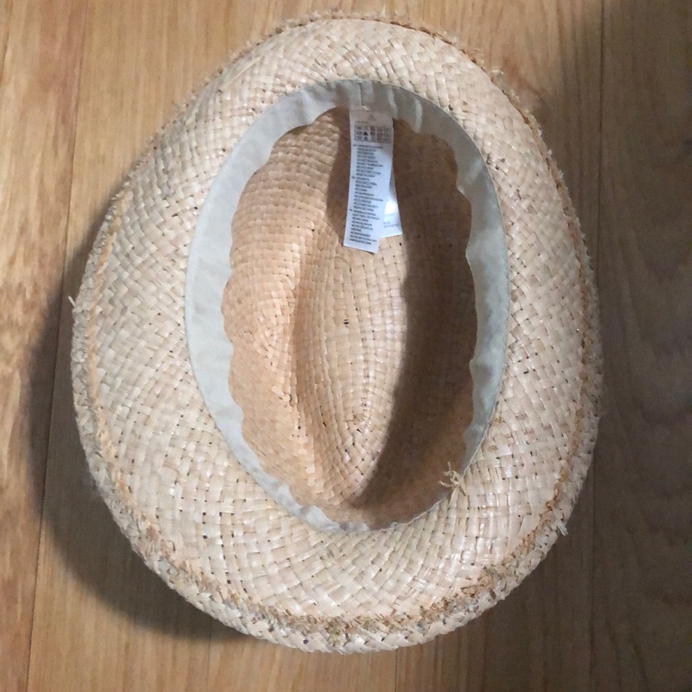 Beach hat - Picture 3 of 3